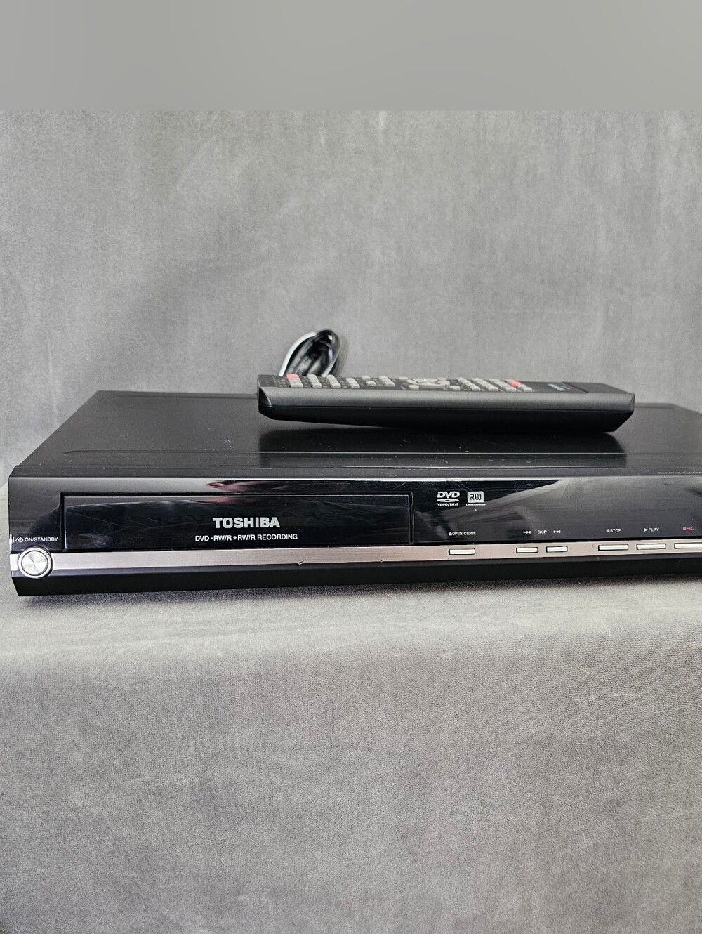 Toshiba DVD Player RW/R Recording Model D-R7 DVD Video Recorder + Remote E1-4